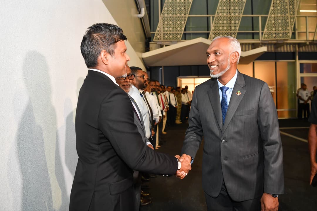 ރައީސް ޑރ. މުއިއްޒު އެމެރިކާއަށް ފުރާވަޑައިގެންފި