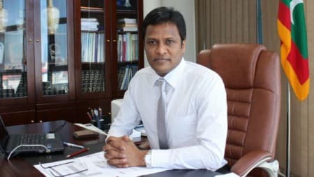 އުމަރުގެ ނަސޭހަކަތެއް ސަރުކާރަށް، "ޚަރަދުކުޑަކުރޭ"