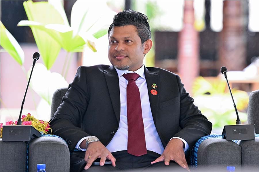 ކޮމަންވެލްތު: ރިޓްރީޓްގައި، ނާއިބު ރައީސް ބައިވެރިވެވަޑައިގެންފި