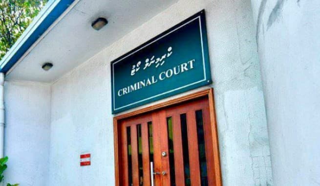 ގައިގައި އަތްލުމުގެ ކުށް ސާބިތުވި މީހަކު ތޭރަ ދުވަހަށް ޖަލަށް