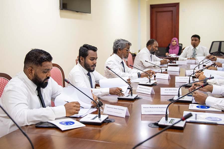 ރައީސްގެ ހުއްދައާ ނުލައި ޓޫރިޒަމަށް ތަންތަން ނުދެވޭގޮތް ހަދަނީ