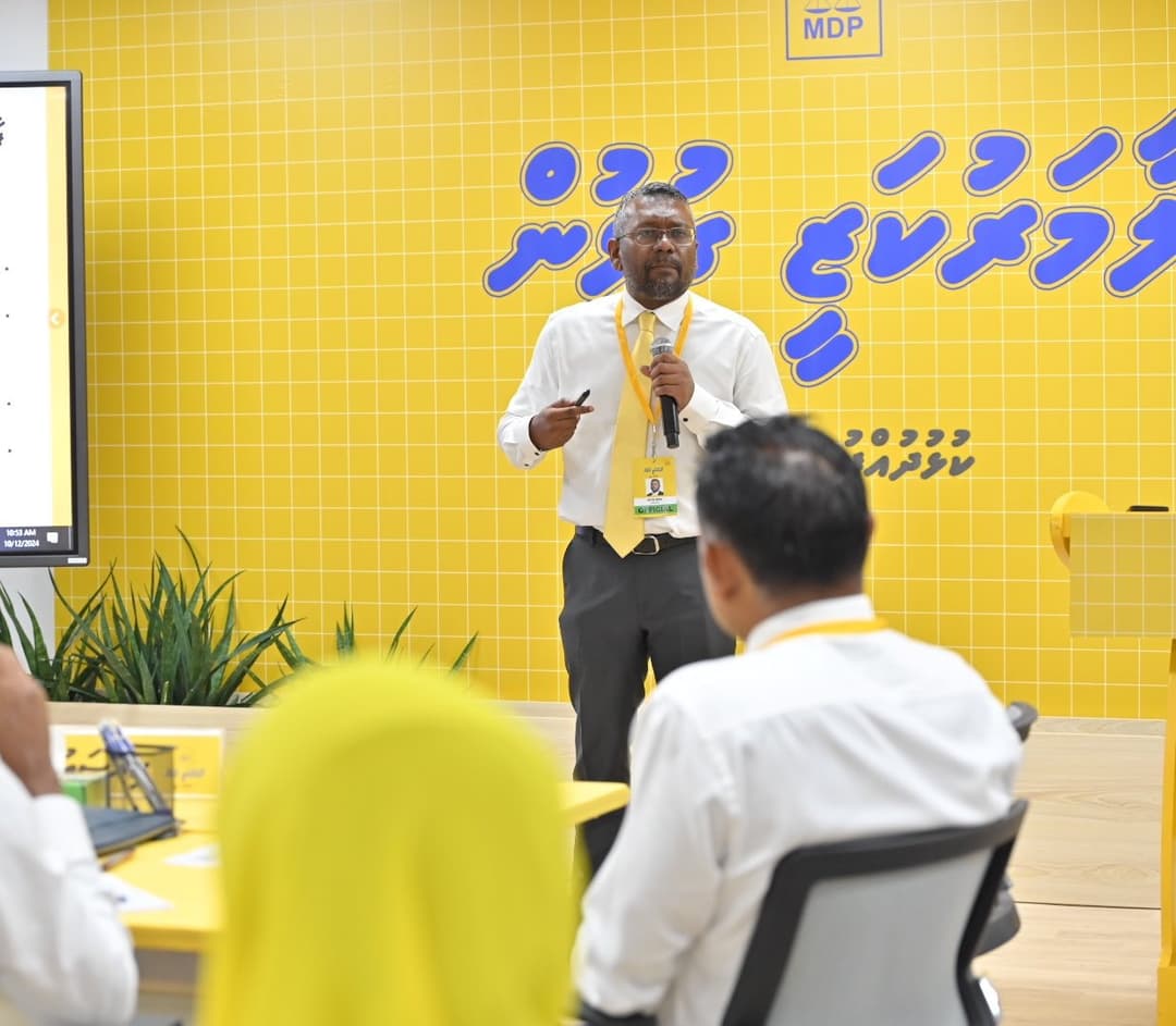 ސިޓީ ކައުންސިލުގެ މަސައްކަތަށް ސަރުކާރުން އެއްބާރުލުން ދޭ: މޭޔަރ އާޒިމް