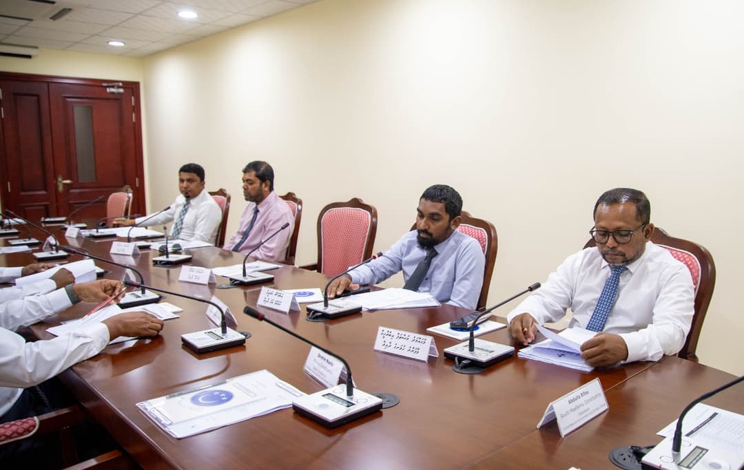 ތިމާވެށީގެ ޖޫރިމަނާތައް ނުދައްކައިގެން އޭޖީ ހާޒިރު ކުރަނީ