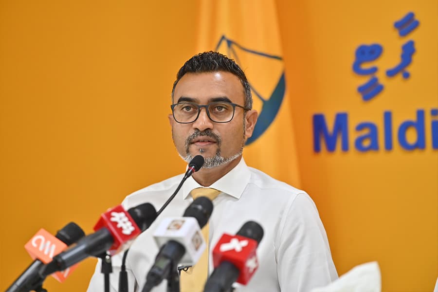 މަޝްވަރާކުރާކަށް ފުރުސަތެއް ނުލިބުނު: ނާޒިލް