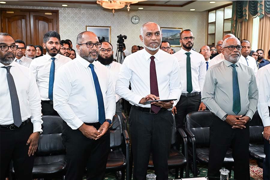 ކާޑާއި ޕާސްޕޯޓު، ރައްޔިތުންނާ ގާތުން، ފޯރުކޮށްދިނުމުގެ ޚިދުމަތް ފަށައިފި