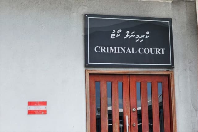 ތުއްތު ކުއްޖަކަށް އިންޒާރު ދިން މައްސަލައިގައި ދައުލަތާއެކު އެއްބަސްވެ، ލުއި ހުކުމެއް