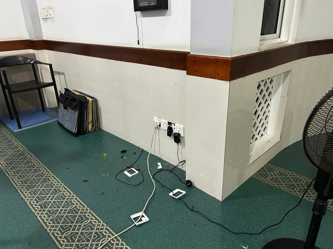 ފުރުގާން މިސްކިތުގެ މުސްޙަފްތައް އުކާލައި ގެލުންދީފި