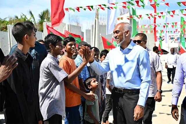 ރައީސް އދ. ބައެއް ރަށްރަށަށް ކުރެއްވި ދަތުރަށްފަހު މާލެ ވަޑައިގެންފި