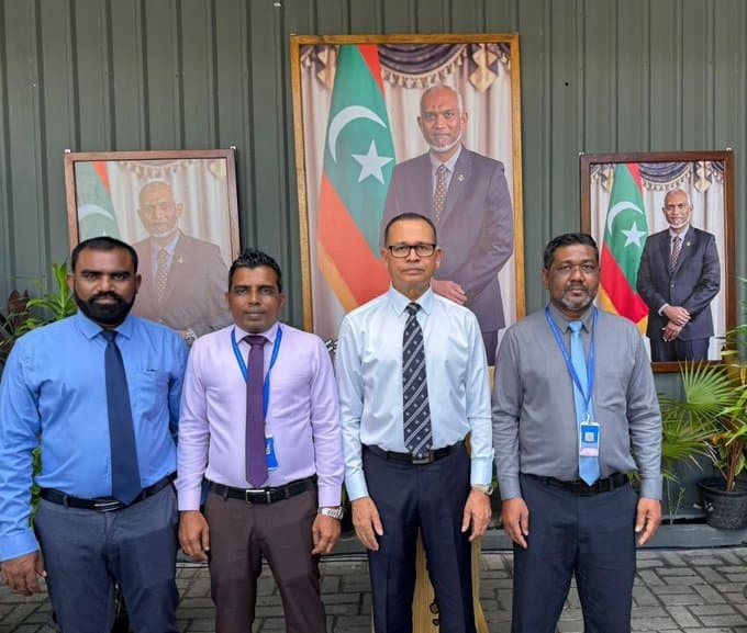 ރައީސް މުއިއްޒުގެ ފޮޓޯއެއް ބެހެއްޓުމުން ޝިފާޒު ފާޑު ވިދާޅުވެއްޖެ