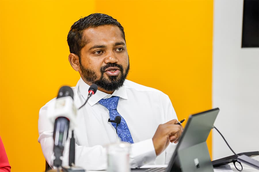 މަހްފޫޒުގެ ސުވާލެއް: ސީން ރޫޅާލުމަށްފަހު ބޭރުގެ އެހީ ހޯދަނީ ކީއްވެ؟