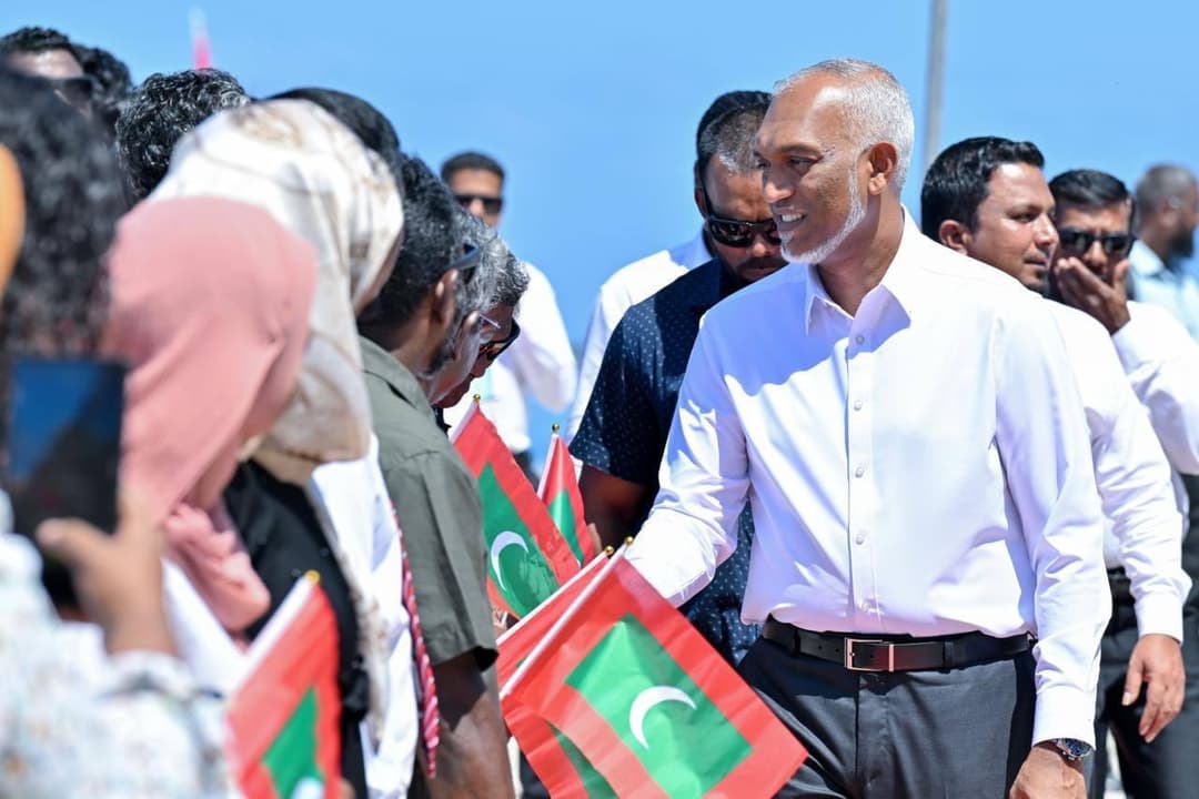 ރައީސް ޑރ. މުއިއްޒު މާލެ ވަޑައިހގެންފިއި