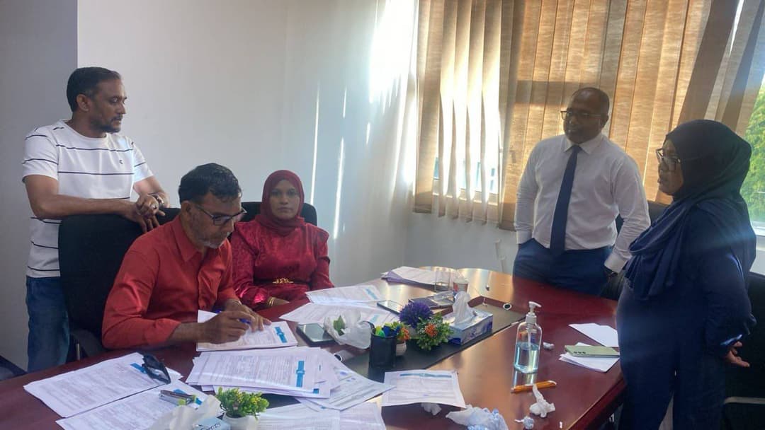 ރައީސް ޑިޖިޓަލް ކުރިއެރުން ހޯދައިދިނުމުގައި، ވަޒީރު ވައްކަން ކުރުމުގައި: ފައްޔާޒު