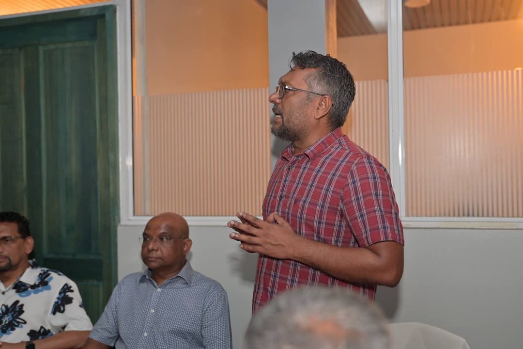އީސީ މަސައްކަތް ކުރާނީ މުއިއްޒު ބޭނުން ނަތީޖާއެއް ނެރުމަށް: ފައްޔާޒު