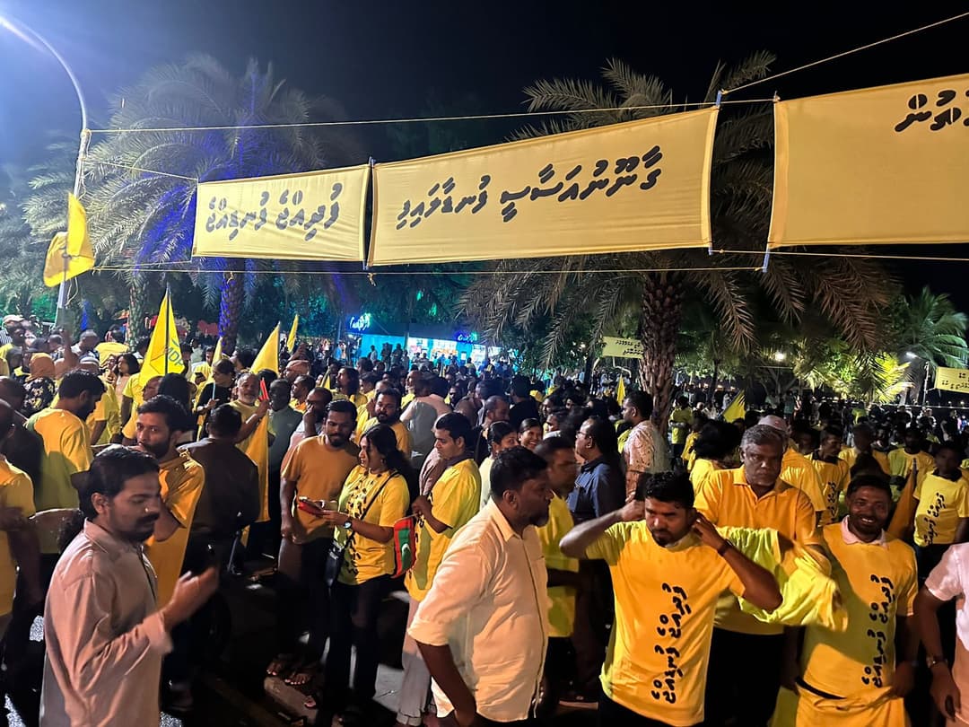 ނުކުމެ މިތިބީ ދިވެހިރައްޔިތުންގެ އަޑު ސަރުކާރަށް އިއްވަން: ޝާހިދު