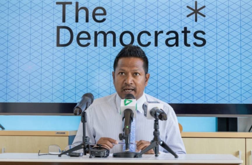 ދި ޑިމޮކްރެޓްސް ގެ ރައީސް ކަމަށް އިންތި ކުރިމަތި ލައްވައިފި
