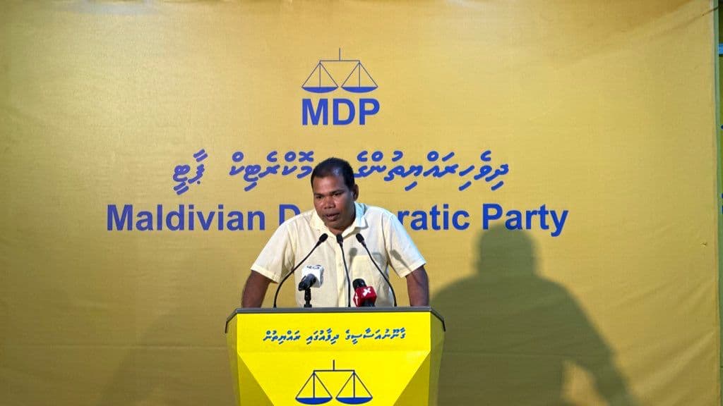 އައްޑޫގައި ބްރިޖު އަޅުއްވާނޭ ވާހަކަ ރިޔާސީ ބަޔާނުގައިނެތް: ޑީޑީ
