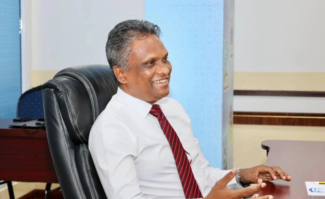 ފެން އިސްރާފު ކުރުމާ ދުރުވޭ: މޭޔަރު އާޒިމް