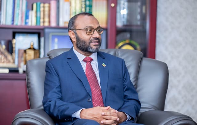 ރަސްމާލެ މަޝްރޫޢުގައިހުރި ކަންބޮޑުވުންތަކާއެކު ޢިލްމުވެރީން މިނިސްޓަރ ޝަހީމާ ބައްދަލު ކުރައްވައިފި