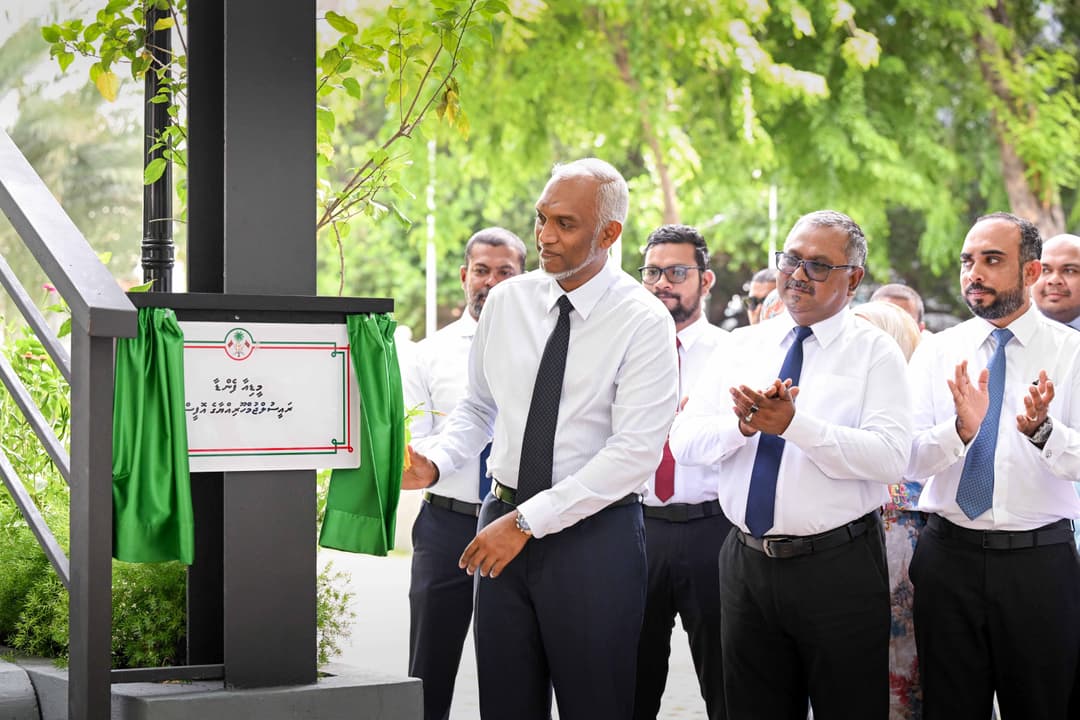 ރައީސް، މީޑީއާ ފެންޑާ ހުޅުއްވައި ދެއްވައިފި