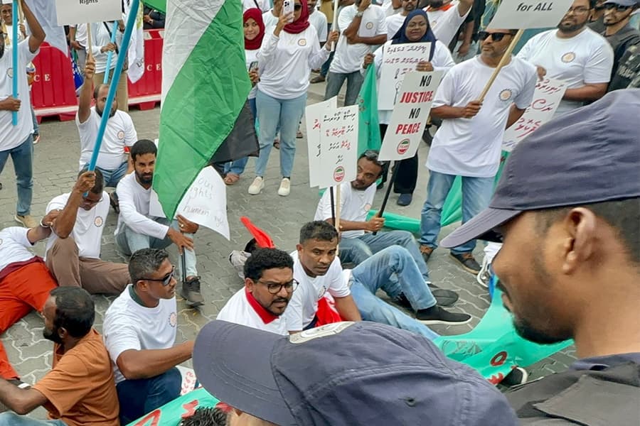 ހިނގާލުން ކުރިއަށް ގެންދިއުމުގެ ހުއްދަ ފުލުހުން ދޭންޖެހޭ: ފައްޔާޒު