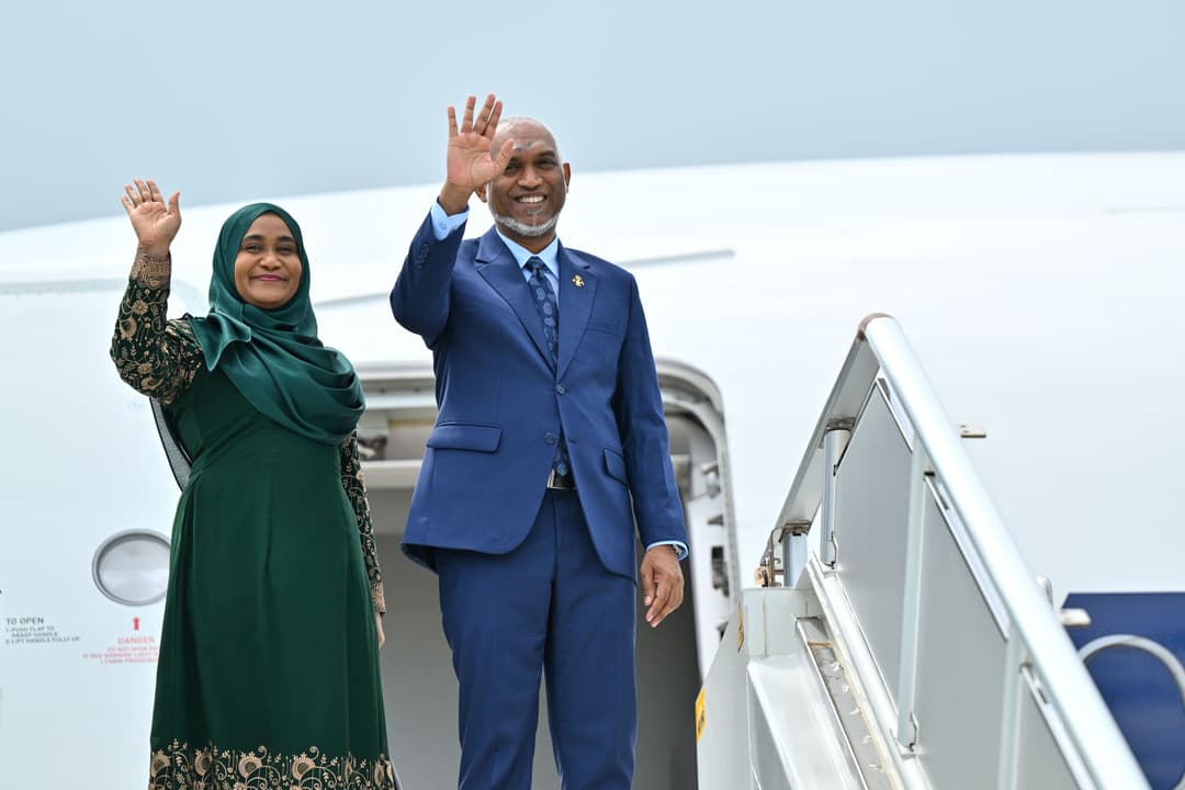 ފުރަމާނަ ދަތުރުފުޅެއްގައި ސިންގަޕޫރަށް