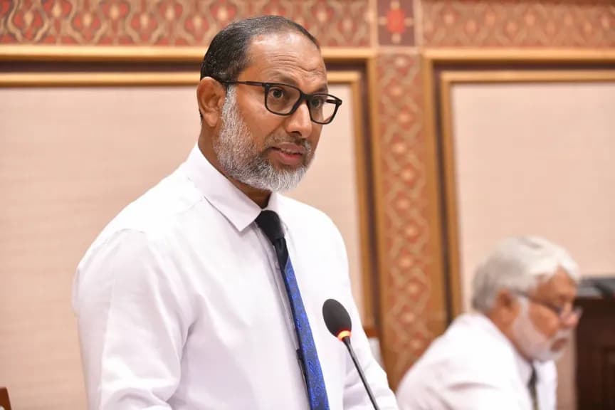 ޑރ. ބާރީ އަވަހާރަކޮށްލީ ބާ؟