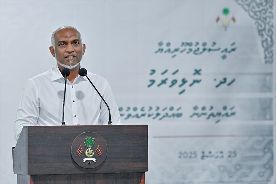 ނޮޅިވަރަން ދަނޑުބިންތަކުން ފީ ނުނަގަން ރައީސް އެދިވަޑައިގެންފި