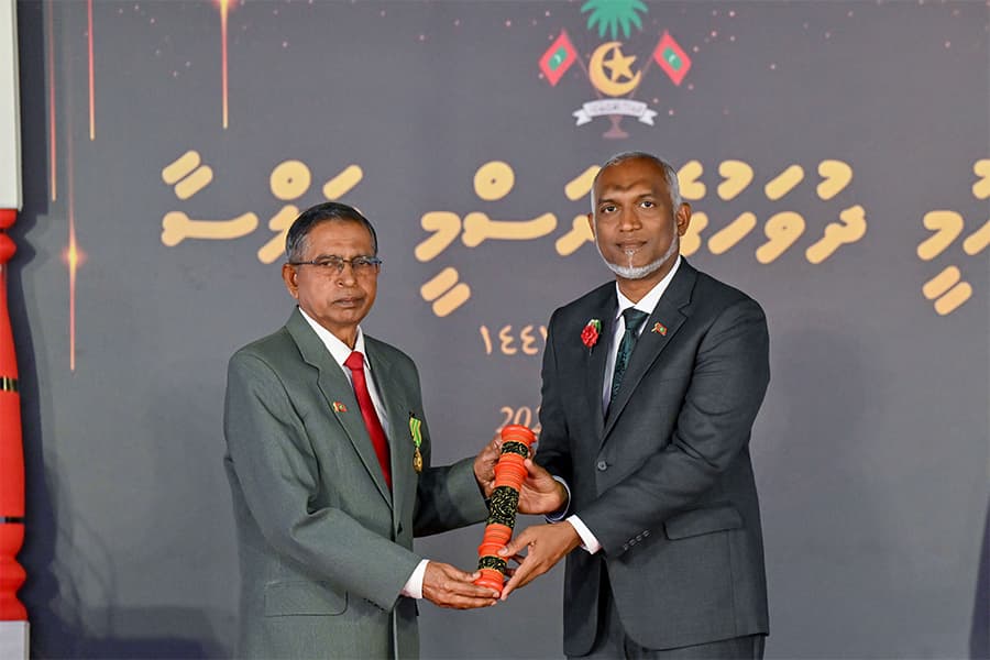 ނިޝާން ދިޔަމިގިލީގެ ޝަރަފުގެ ޢިއްޒަތް އާދަމް ޢަބްދުއްރަޙްމާނަށް