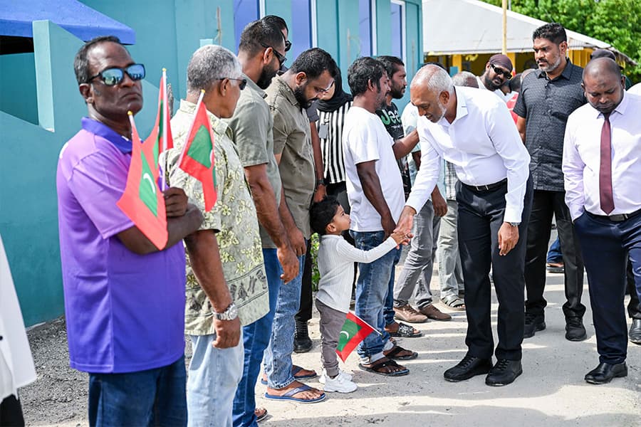 ލާމަށް ކުރެއްވި ދަތުރުފުޅަށްފަހު ރައީސް މާލެ ވަޑައިގެންފި