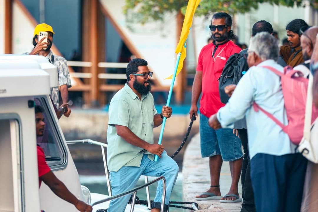 ބިރަކަށް ނުގުޑާނޭ ކަމަށްބުނެ މުޒާހަރާއަށް މީހުން އަންނަނީ