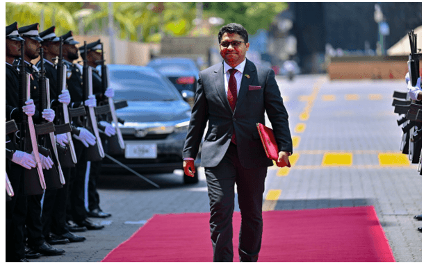 ބަންގްލަދޭޝްގެ އައު ސަފީރު، ފަތްކޮޅު އަރުވައިފި