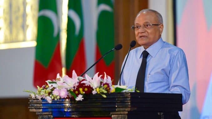 ރައީސް މައުމޫނަށް ޝަރަފުގެ އައްޑަނައެއް އަރުވަން ނިންމަވައިފި