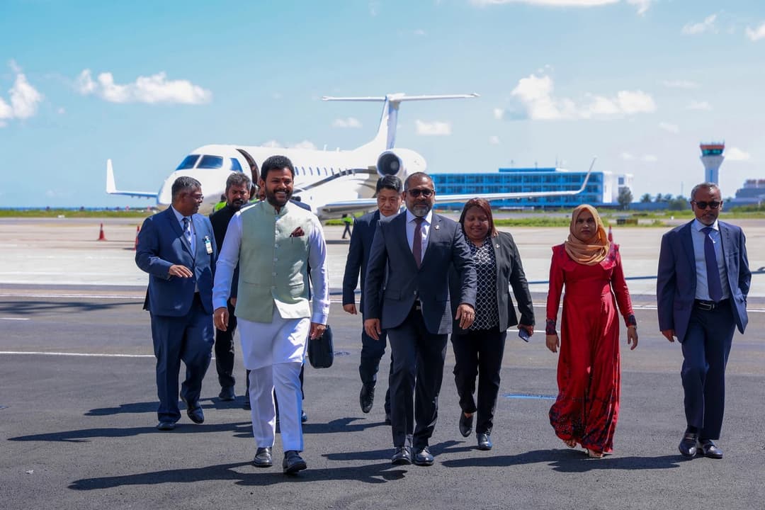އިންޑިއާގެ ބޮޑު ވަޒީރުގެ ހާއްސަ މަންދޫބު، ރާއްޖެއަށް ވަޑައިގެންފި