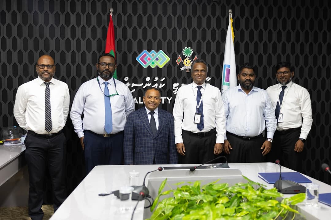 އޭޓީއެމް ޚިދުމަތް ލިބޭގޮތަށް ބަސް ސްޓޮޕްތަކެއް އިމާރާތް ކުރަނީ
