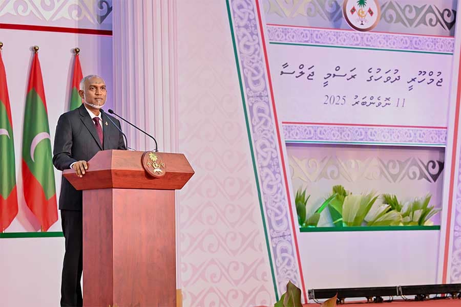 ރަސްމާލެއިން ފަނަރަ ހާސް، މާލޭ ސަރަހައްދުން ތިންހާސް: ރައީސް