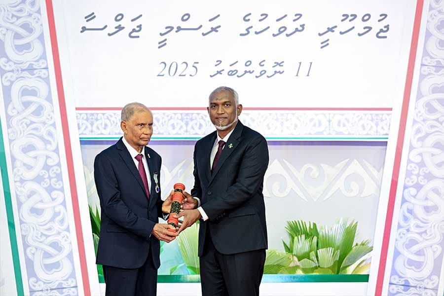 ނިޝާން މުލީގޭ ޝަރަފުގެ ޢިއްޒަތް ދަމާސް ސާލިހަށް އަރުވައިފި