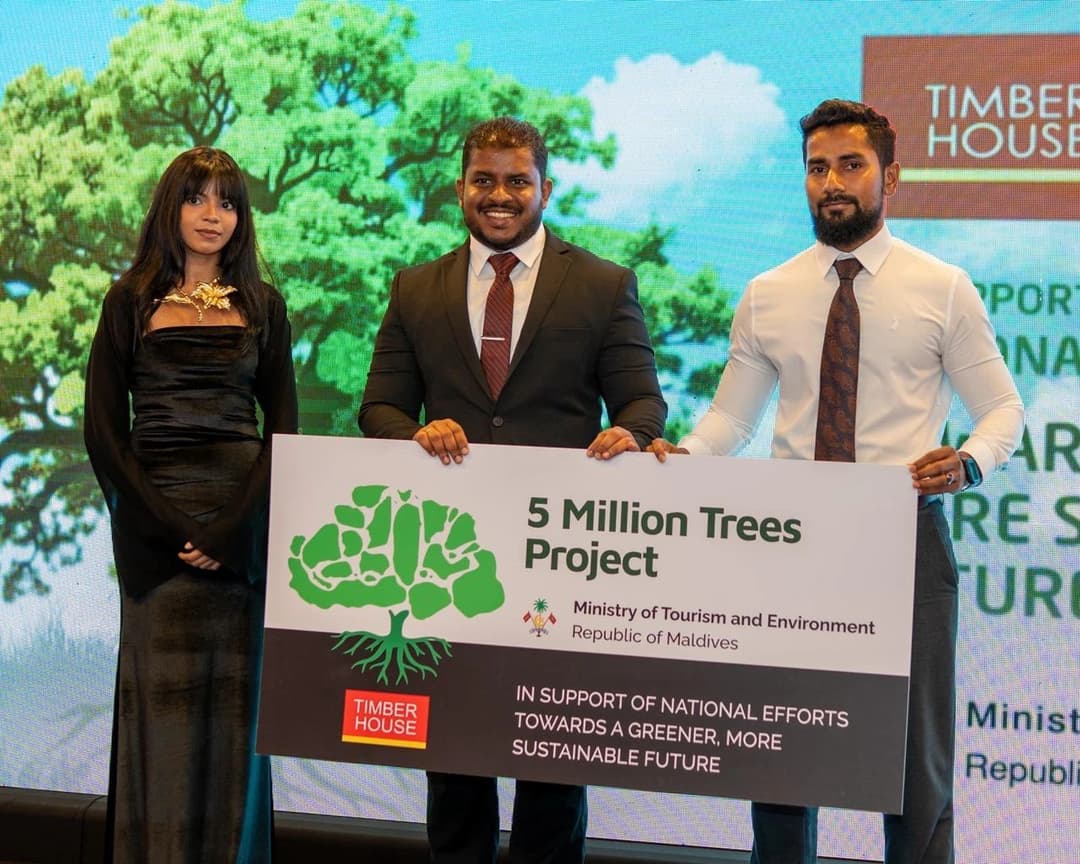 ޓިމްބަރ ހައުސްއިން މަލާއި، މޭވާގަސް ހަދިޔާ ކުރުމުގެ ވައުދު