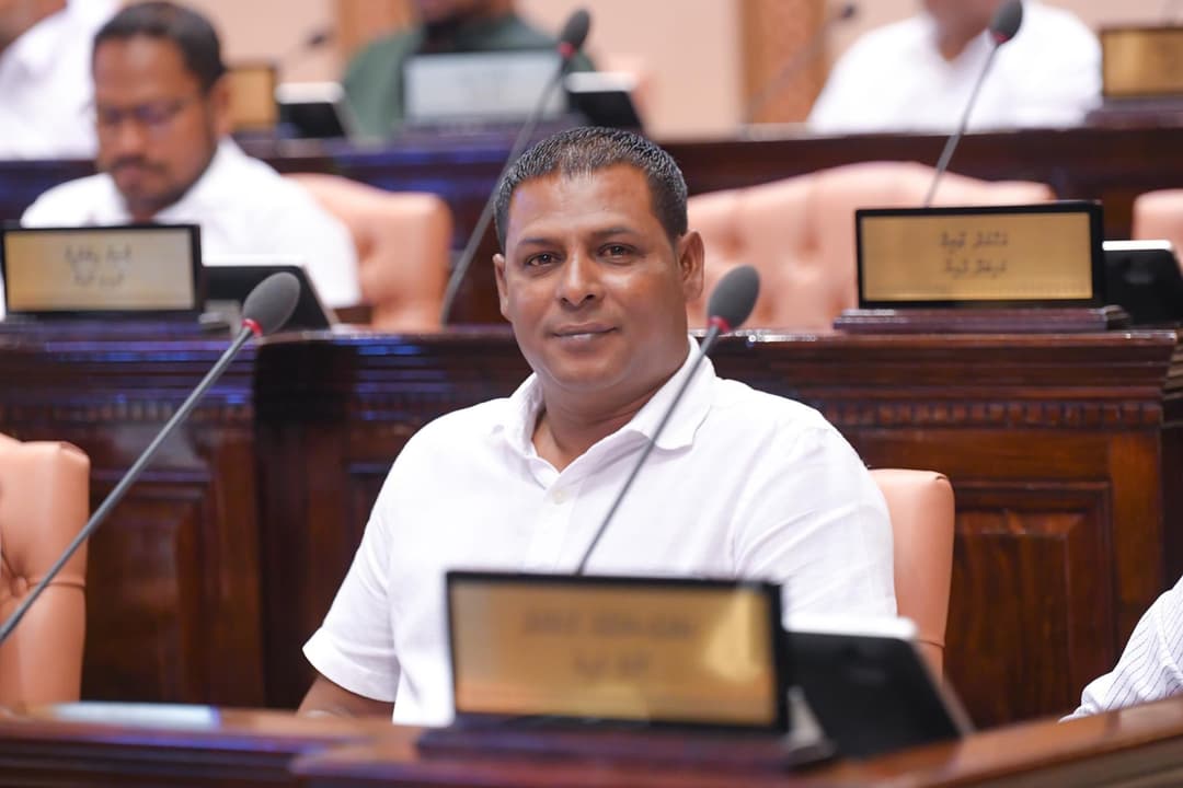 ލިބޭ 82،500 ރުފިޔާއިން އަނބިމީހާއަށް ދިނީމަ މެމްބަރުންނަށް ބާކީ އެއްޗެއް ނުވޭ: އައްބާސް
