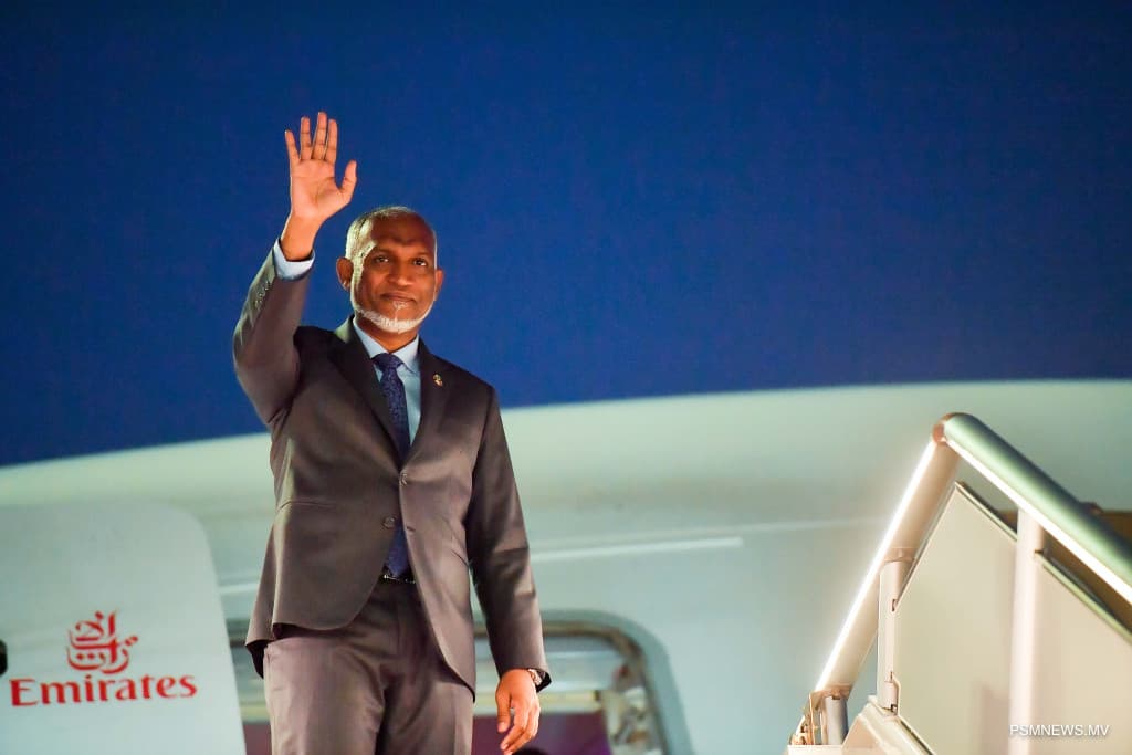 އިނގިރޭސިވިލާތަށް ރައީސް ފުރާވަޑައިގެންފި