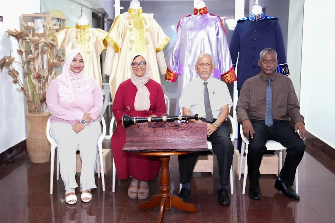 ޝާހީ ގުންޒަރަކާއި ބައެއް ހެދުންކޮޅުތަކުގެ ނަކަލު ހަވާލުކޮށްފި