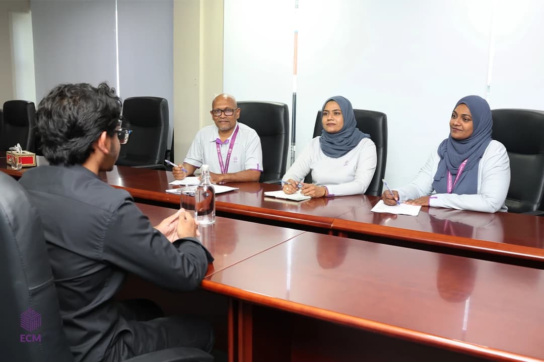 އިންތިޚާބުގެ މަސައްކަތްތަކަށް މުވައްޒަފުން ހޯދުމަށް އިންޓަރވިއު ކޮށްފި