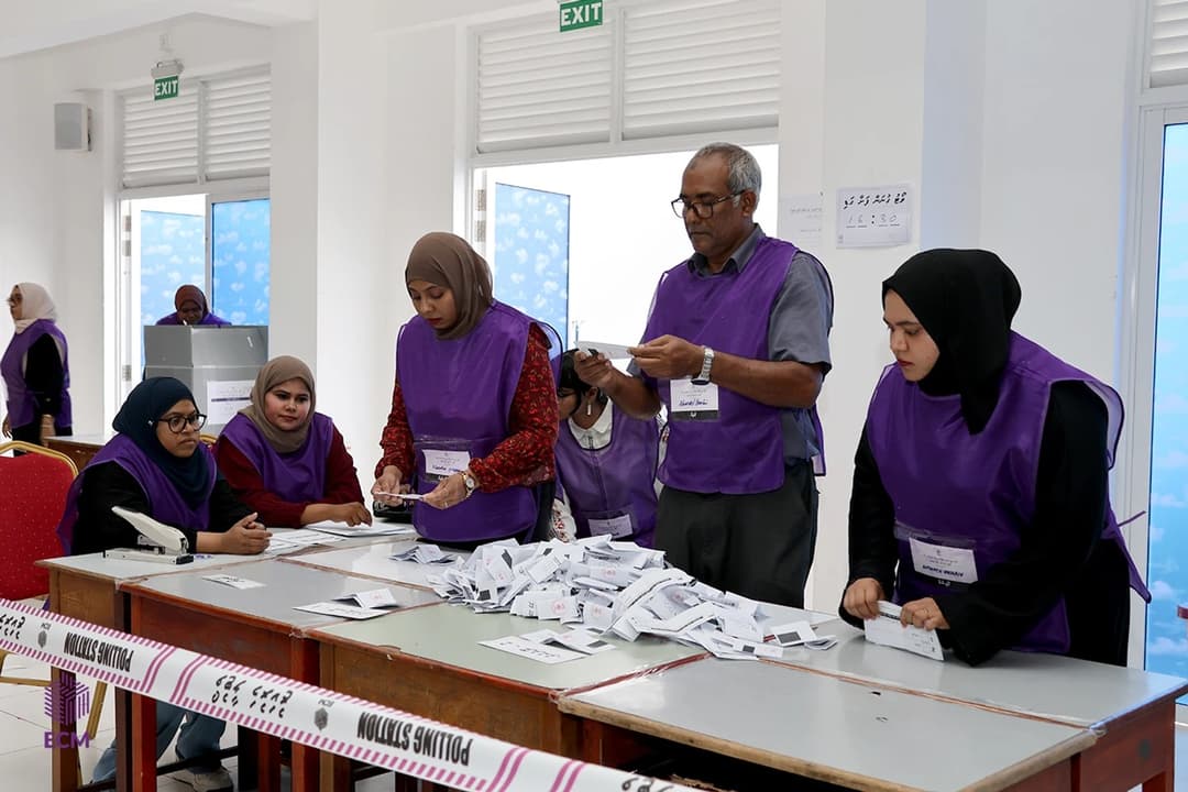 އޮފިޝަލުން ހޯދުމަށް ހުޅުވާލި މުއްދަތު އިތުރުކޮށްފ