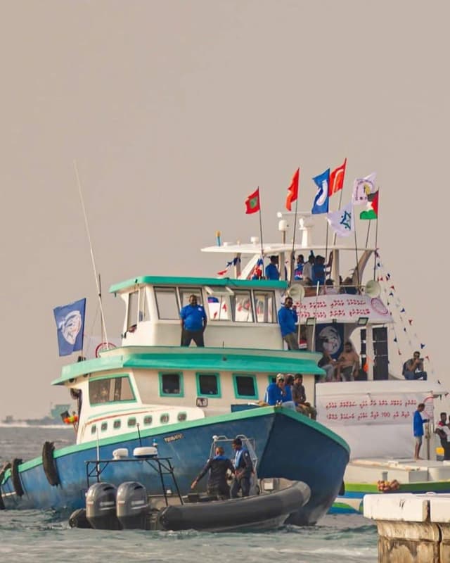 ބާރުގެ ބޭނުންކޮށްގެން މުޒާހަރާ ރޫޅާލައިފި