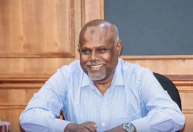 "ޑްރެކިއުލާ ކައިރީ ލޭ ބޯ މީހުންގެ ޝަކުވާ ކުރާނީ މޮޔައިން"
