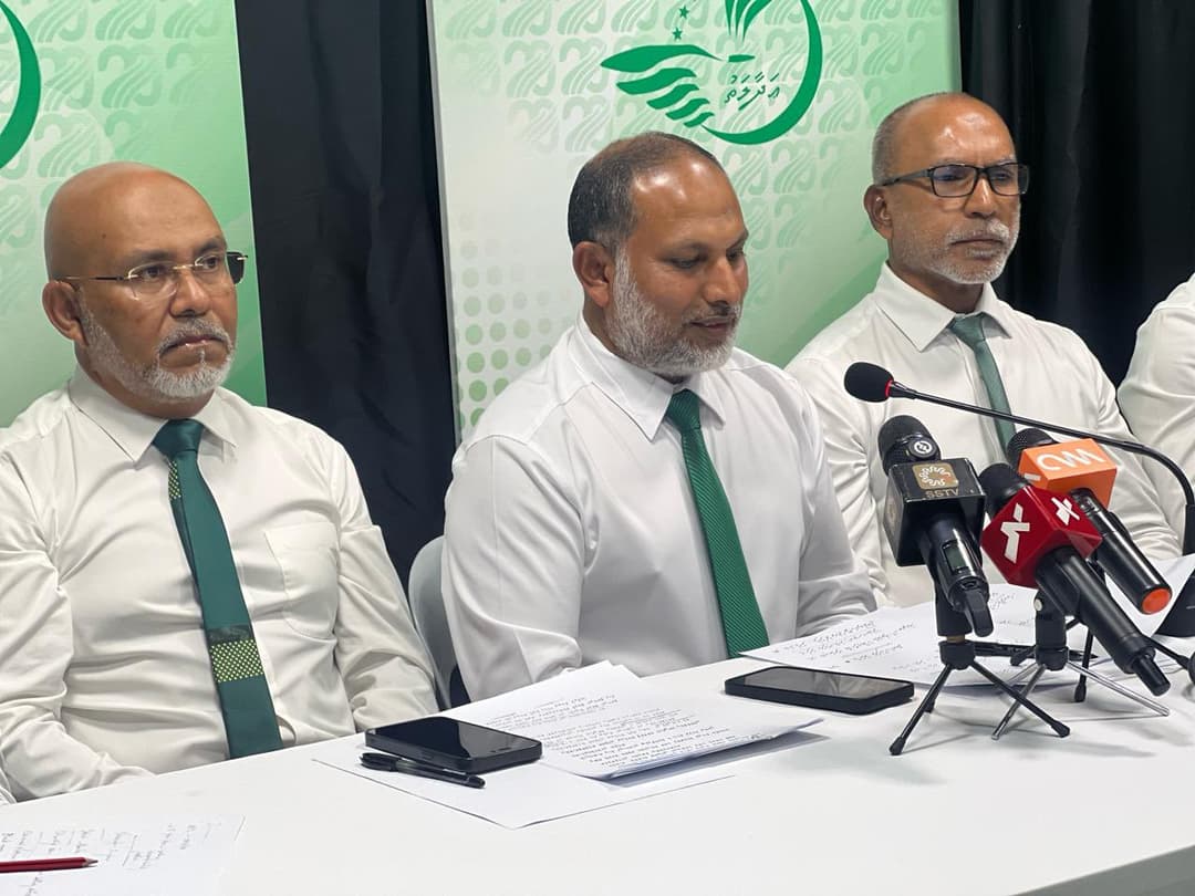 ހެދުން އެޅުމުގެ ގަވައިދަށް ގެނައި އިސްލާހަށް އަދާލަތުން ތާއިދުކޮށްފި