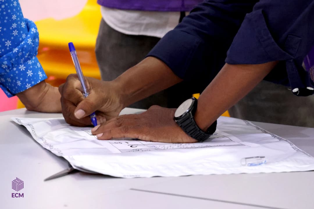 އިންތިޚާބަށް ކުރިމަތިލުމަށް އެދޭ ފޯމު ހުށަހެޅުމަށް އެއްދުވަހަށް ވެއްޖެ