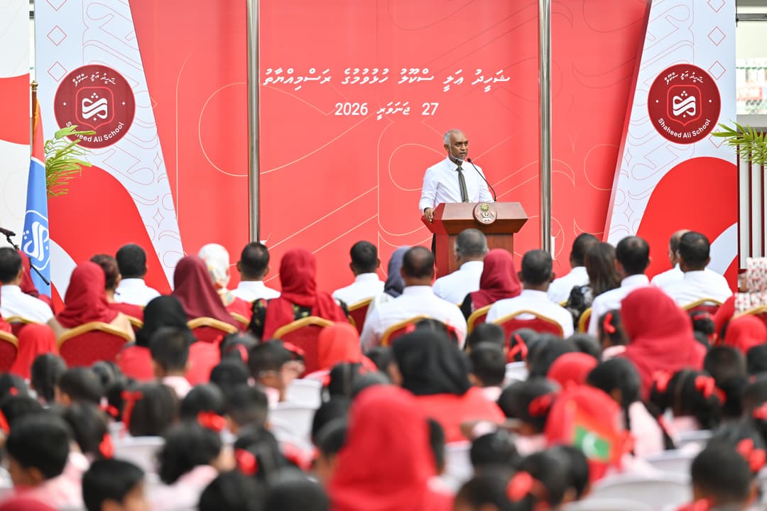 ފަތިސް ނަމާދުން ދުވަސް ފެށުމަށް ޢަޒުމް ކަނޑައަޅާ: ރައީސް