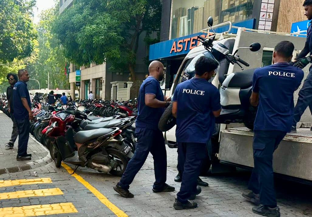 ޕާކުކުރާނެ ޖާގައެއްނެތް! އެކަމަކު ޕާކުރަންޖެހެނީ ޕާކިންޒޯނުގައި!