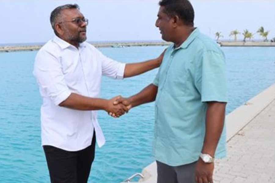 ގިނަ "ދޫތަކުން" ފެންނަނީ ތިލަފަތަށް ވޯޓު އަޅާ މަންޒަރު: ފައްޔާޒު