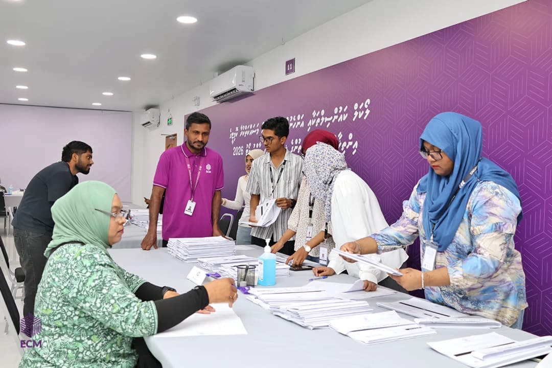 ވޯޓުލުމުގެ ޙައްޤު ލިބިގެންވާ މީހުންގެ ފައިނަލް ރަޖިސްޓަރީގައި ސޮއިކުރަން ފަށައިފި